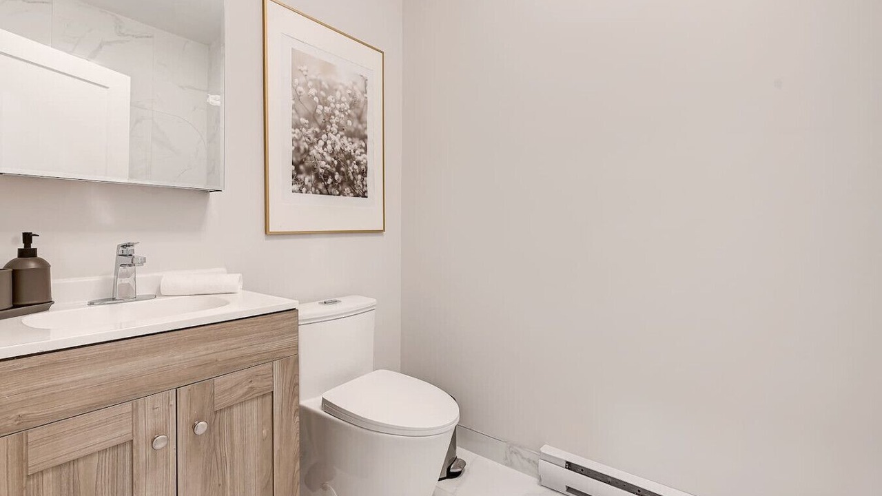 Photo of Bathroom in La Petite-Patrie
