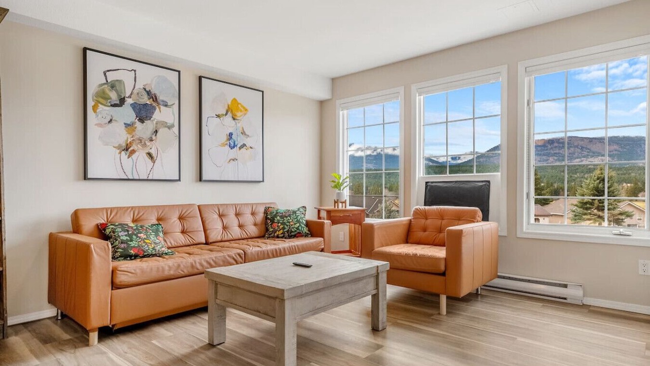 Photo of Livingroom in East Kootenay
