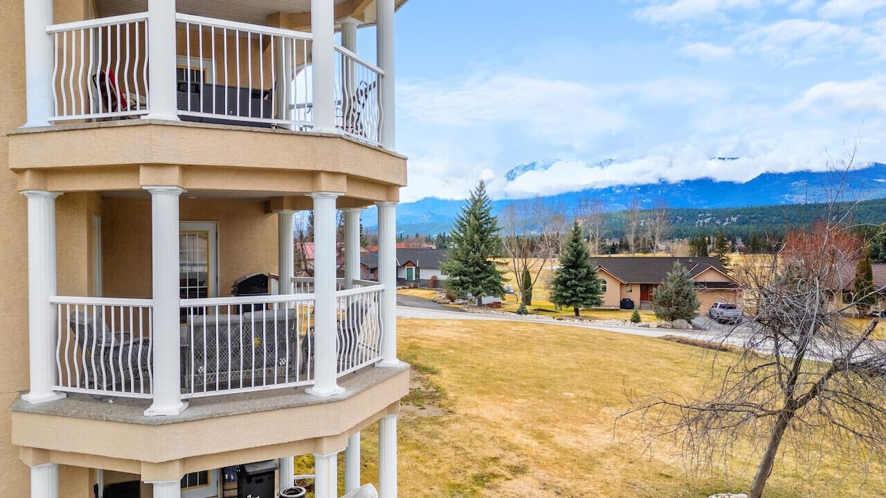Photo of Patio Balcony in East Kootenay