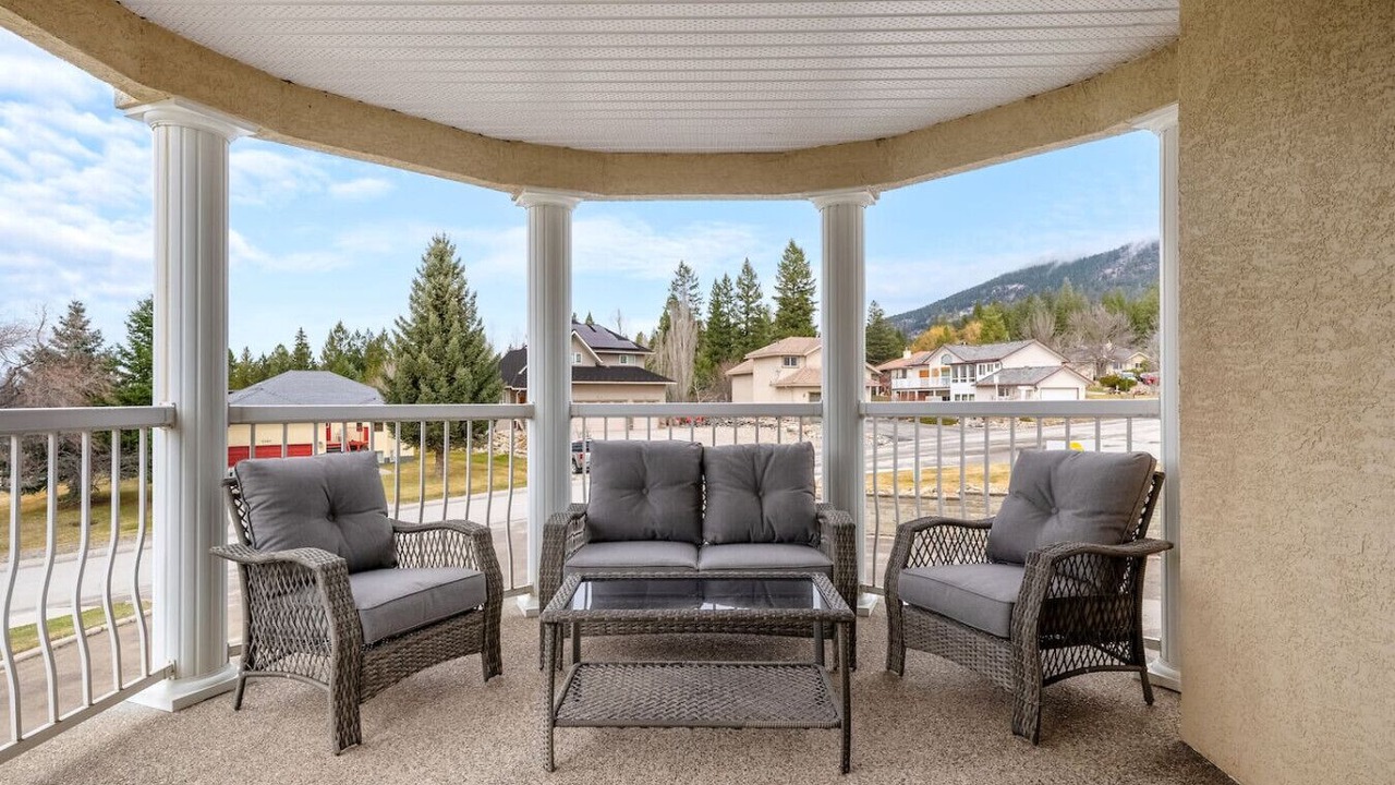 Photo of Patio Balcony in East Kootenay