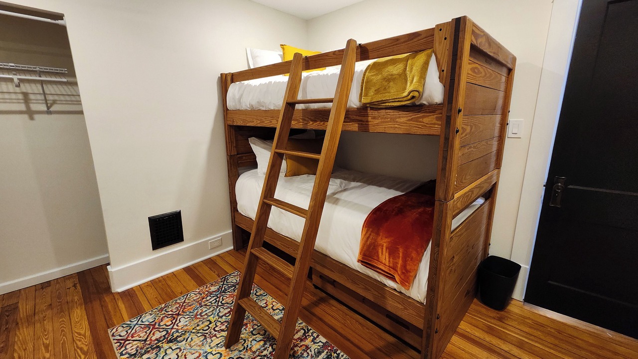 Photo of Bedroom in Elyria