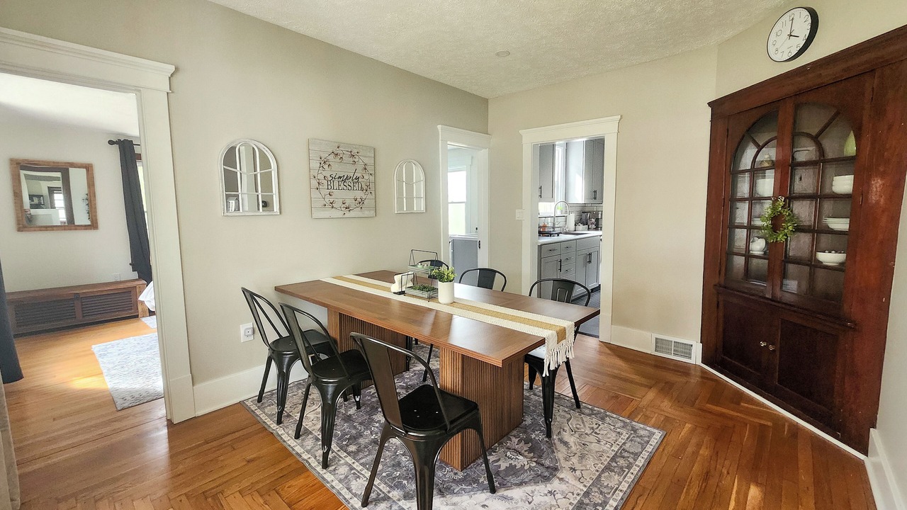 Photo of Bedroom in Elyria