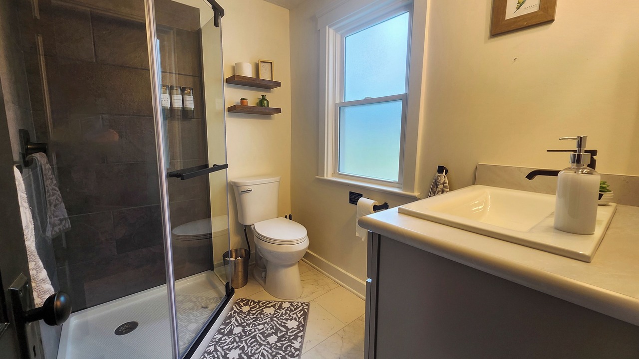 Photo of Bathroom in Elyria