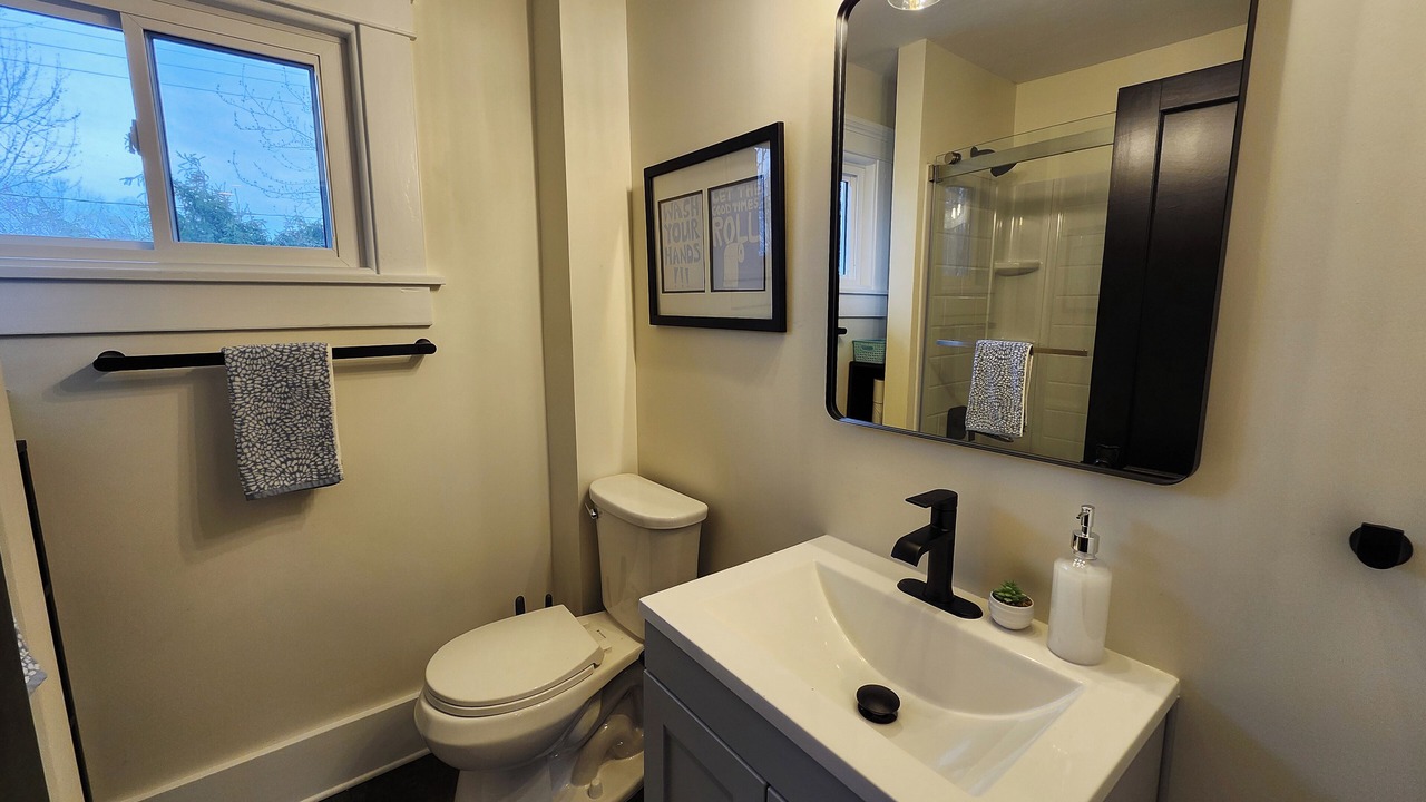 Photo of Bathroom in Elyria
