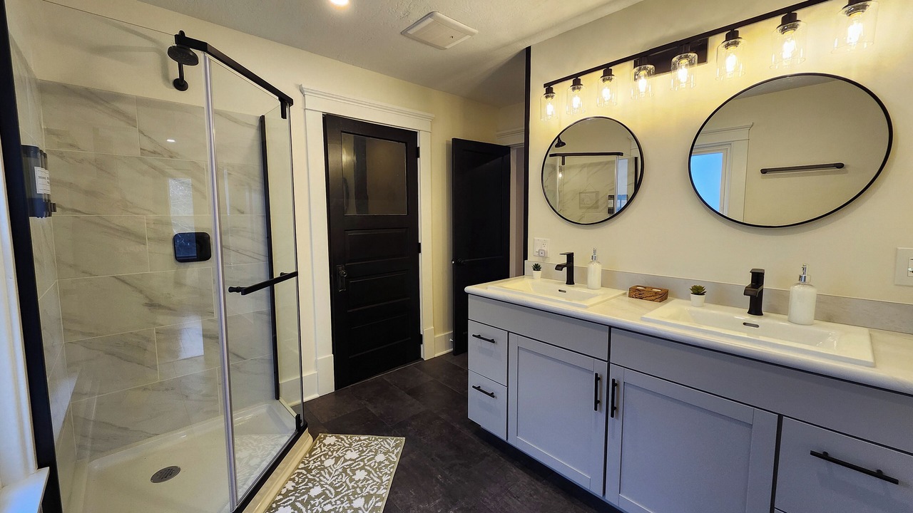 Photo of Bathroom in Elyria