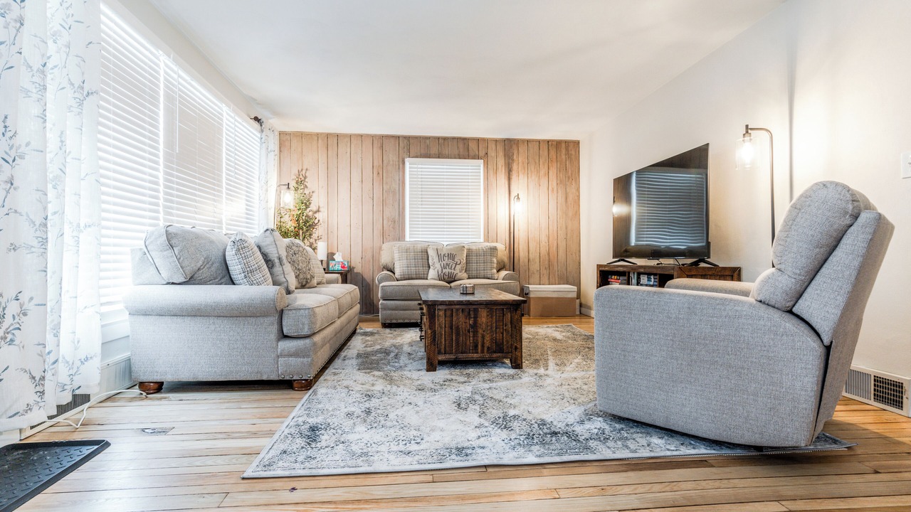 Photo of Livingroom in Warren South