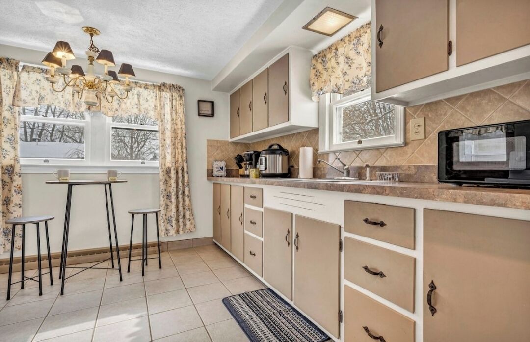 Photo of Kitchen in George Haywood's Lakefront