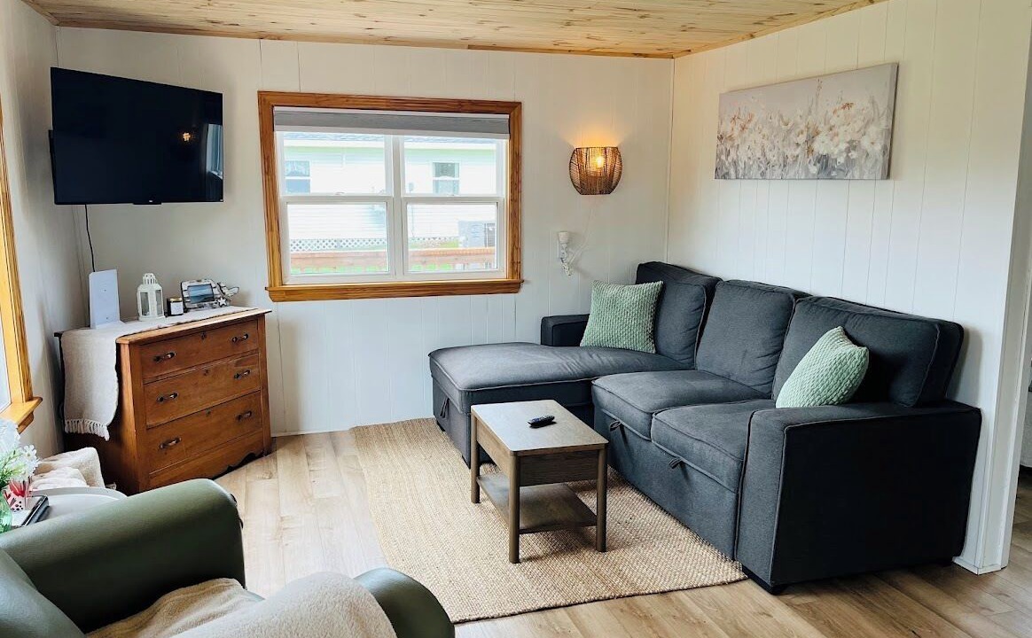 Photo of Livingroom in Mill River East