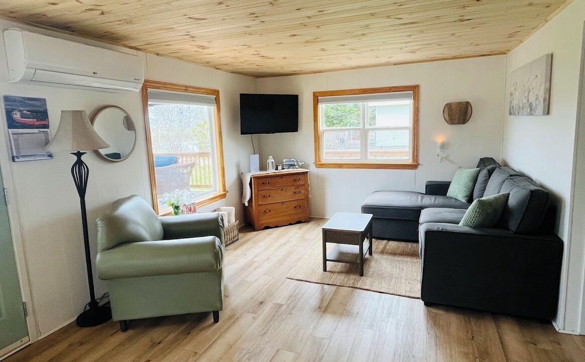 Photo of Livingroom in Mill River East