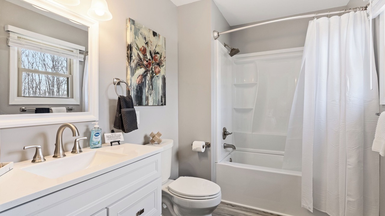Photo of Bathroom in Holly