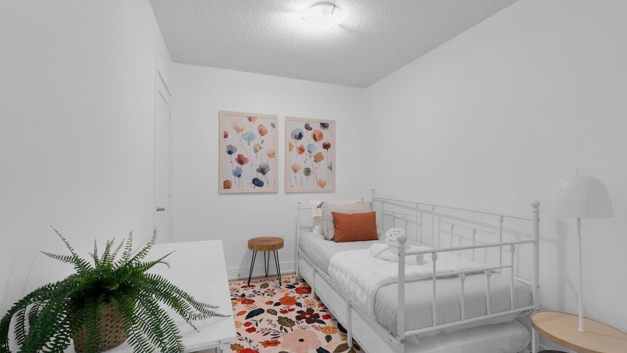 Photo of Bedroom in Fashion District