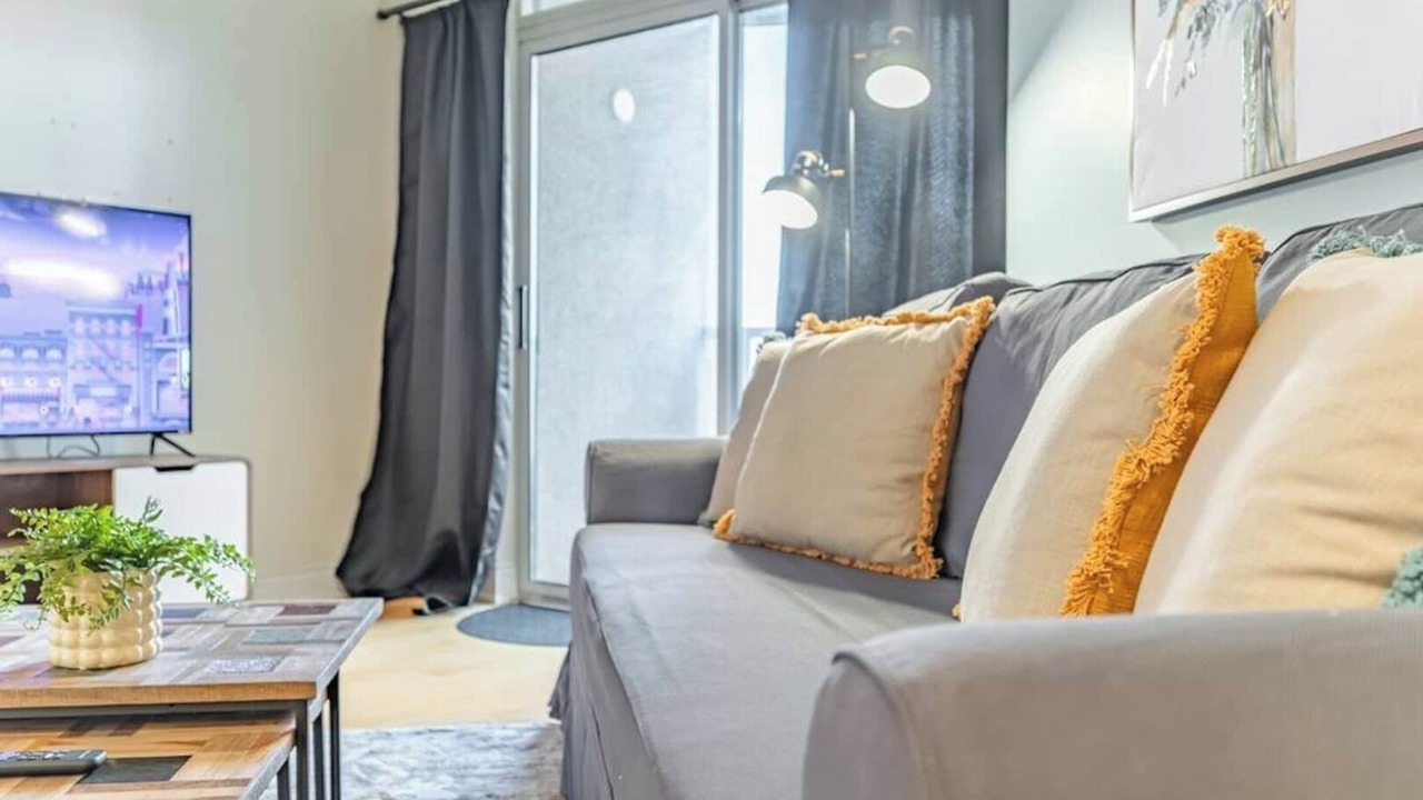 Photo of Livingroom in Downtown Mississauga