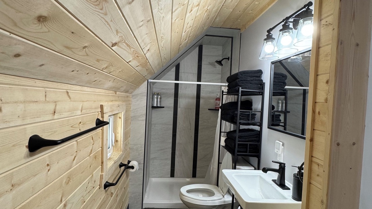 Photo of Bathroom in Calumet