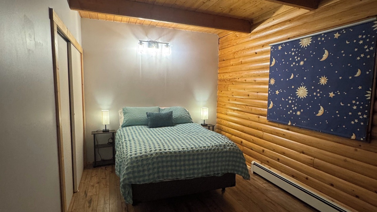 Photo of Bedroom in Central Kootenay