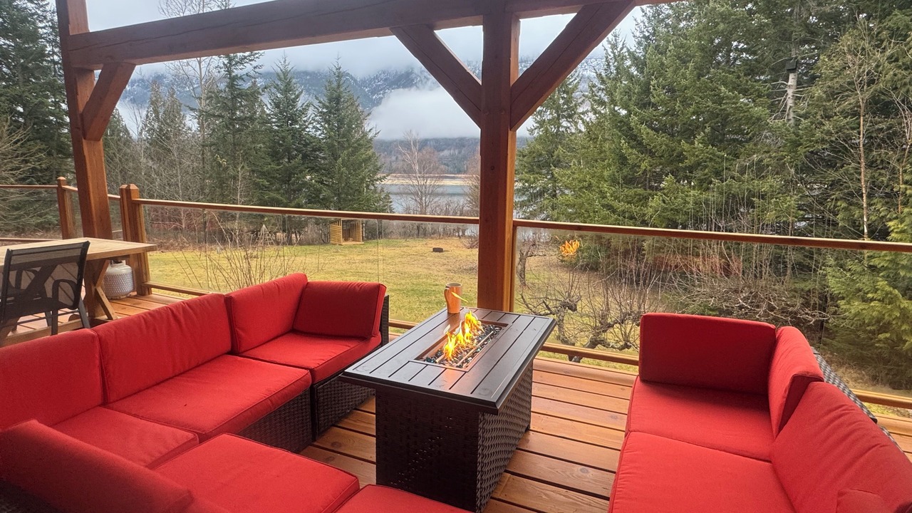 Photo of Patio Balcony in Central Kootenay