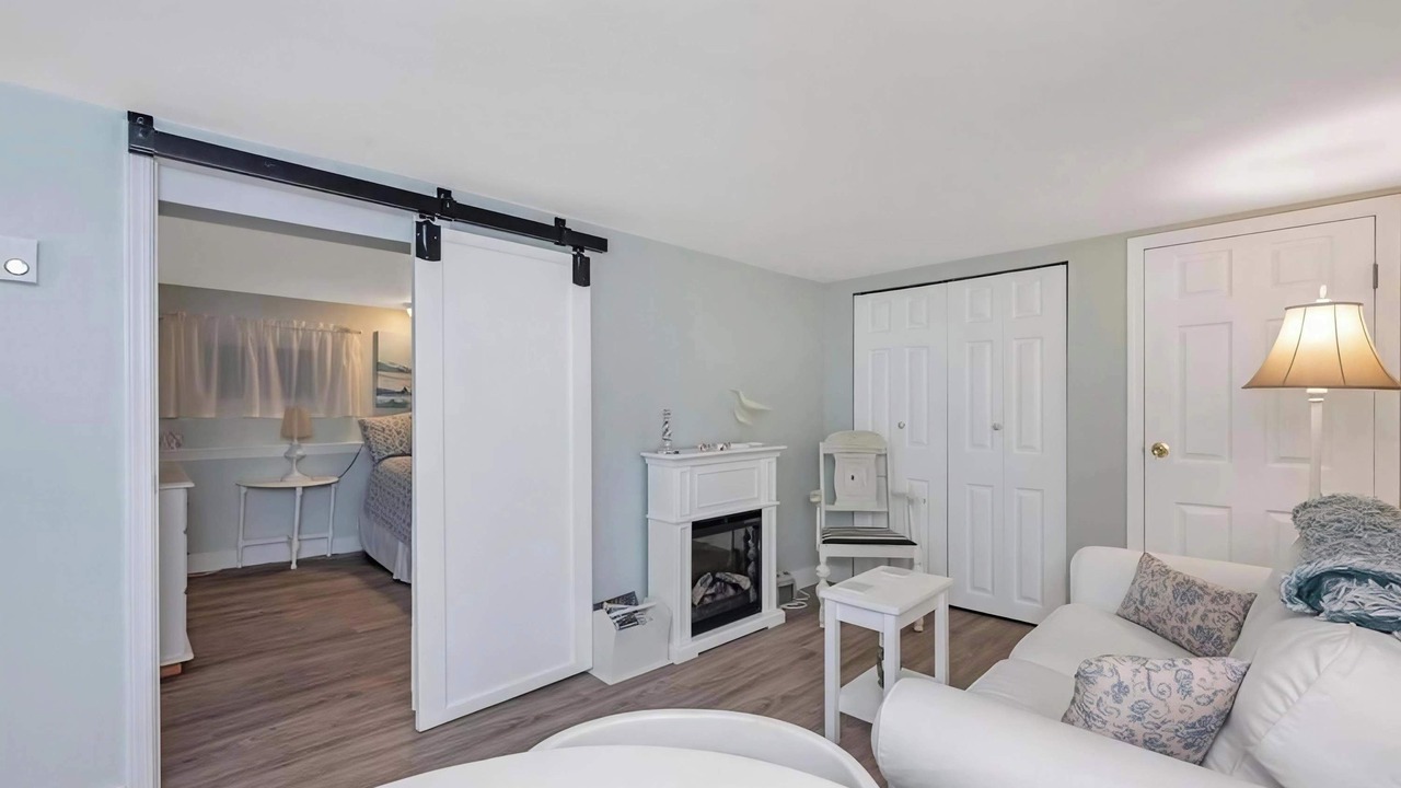 Photo of Livingroom in Saanich West