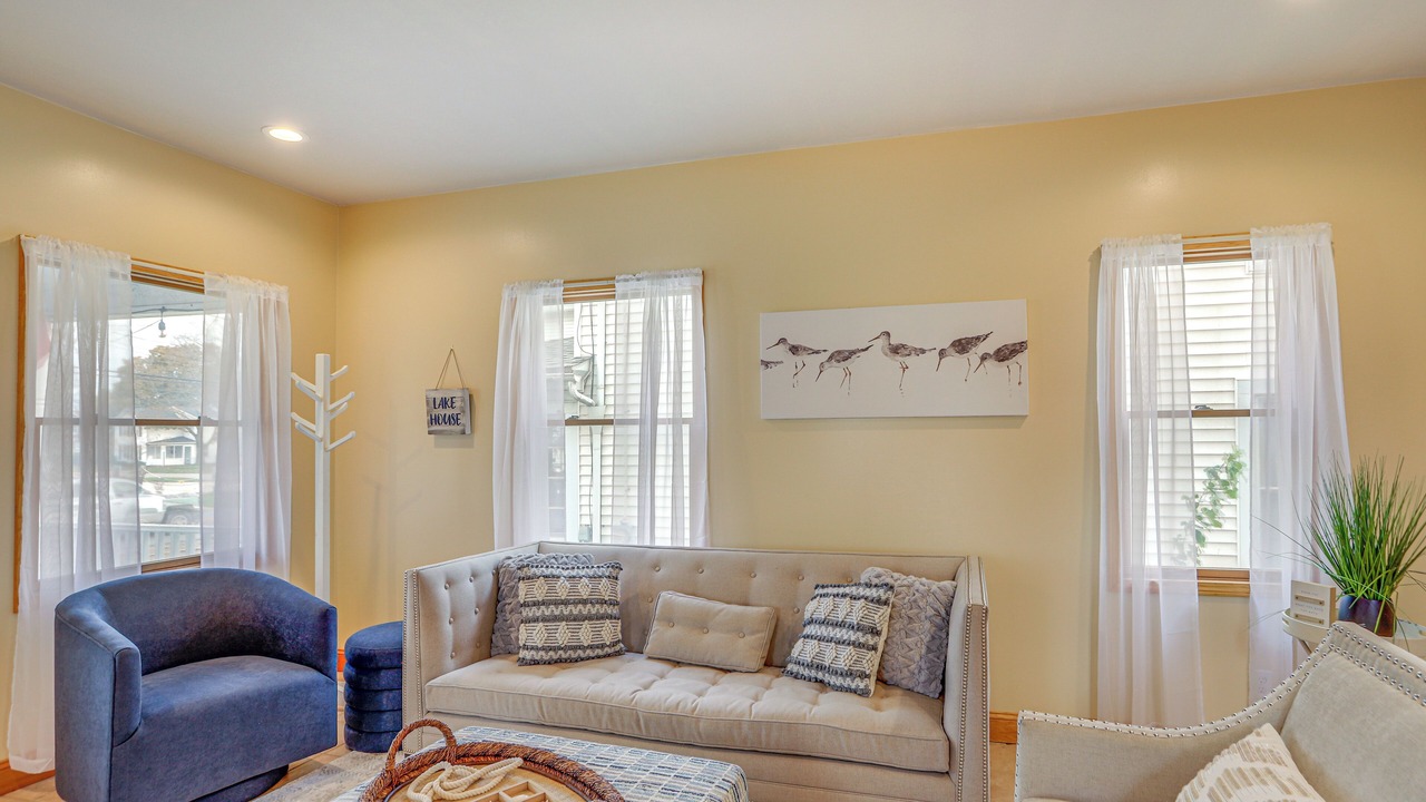 Photo of Livingroom in Vermilion