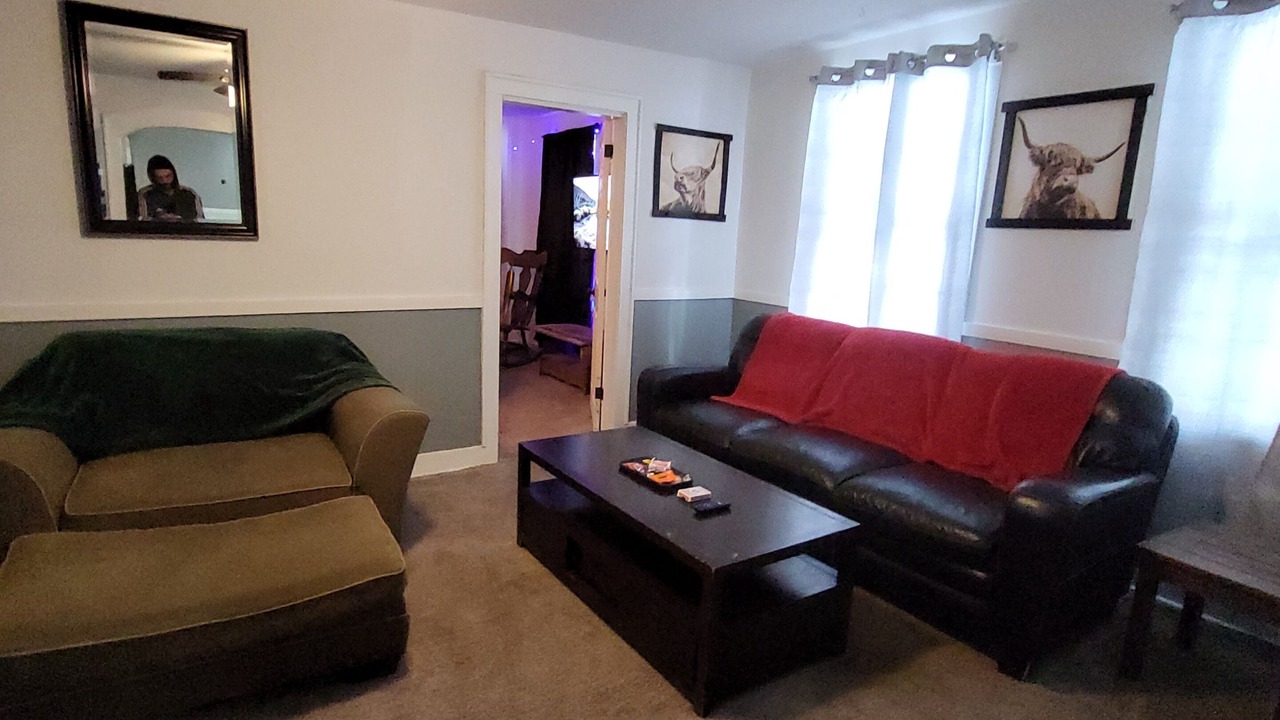 Photo of Livingroom in Wales Center