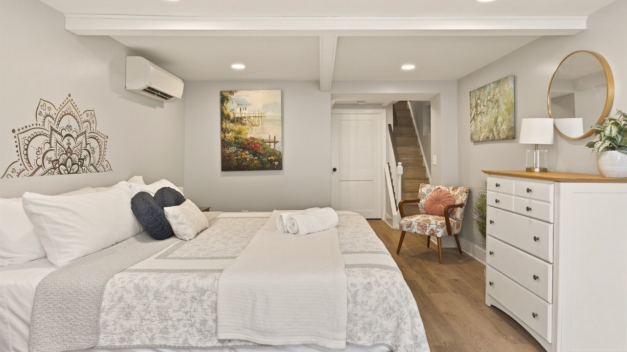 Photo of Bedroom in Seneca Falls