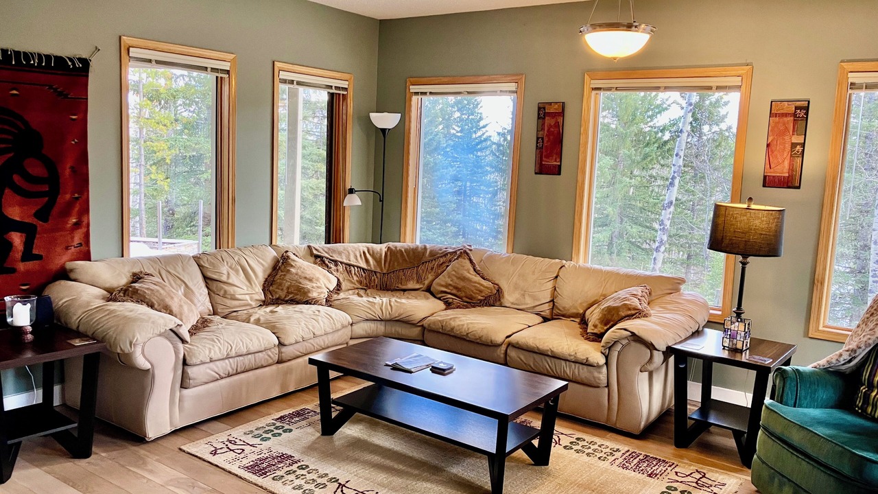 Photo of Livingroom in Bragg Creek