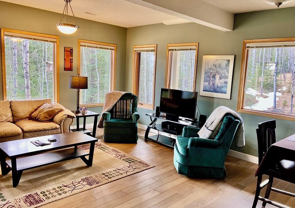 Photo of Livingroom in Bragg Creek