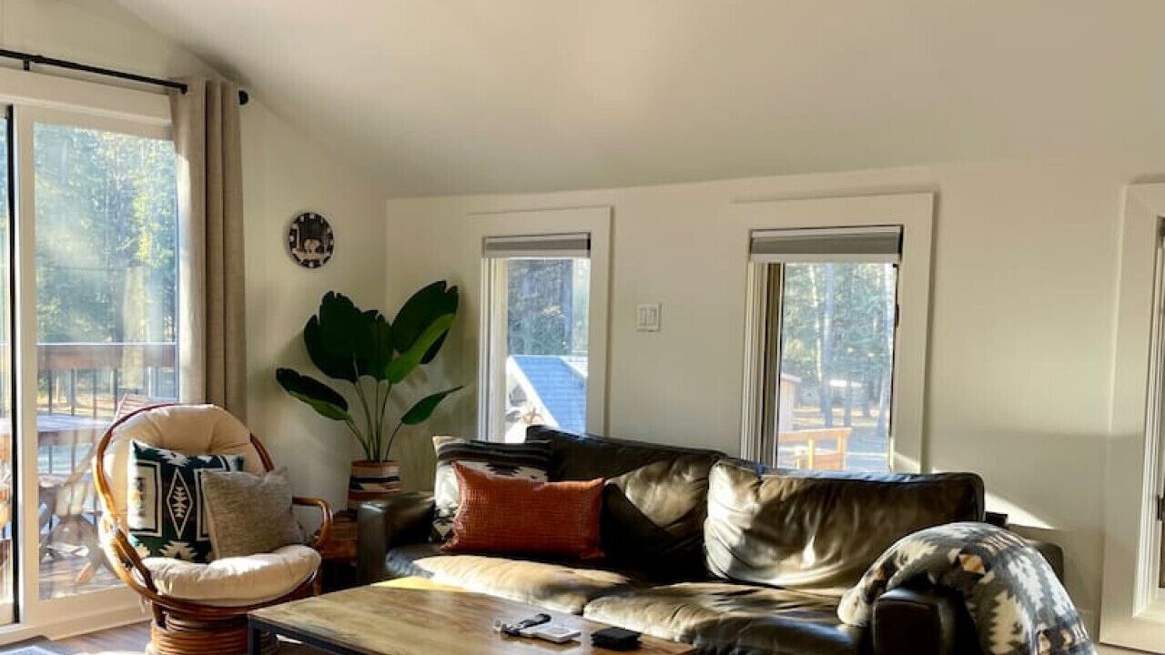 Photo of Livingroom in Bragg Creek