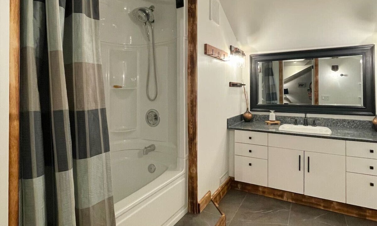 Photo of Bathroom in Bragg Creek