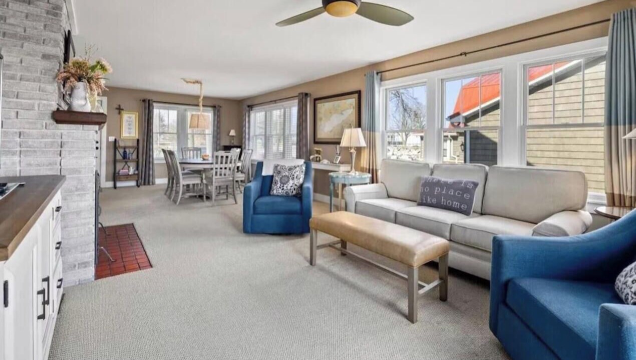 Photo of Livingroom in Huron