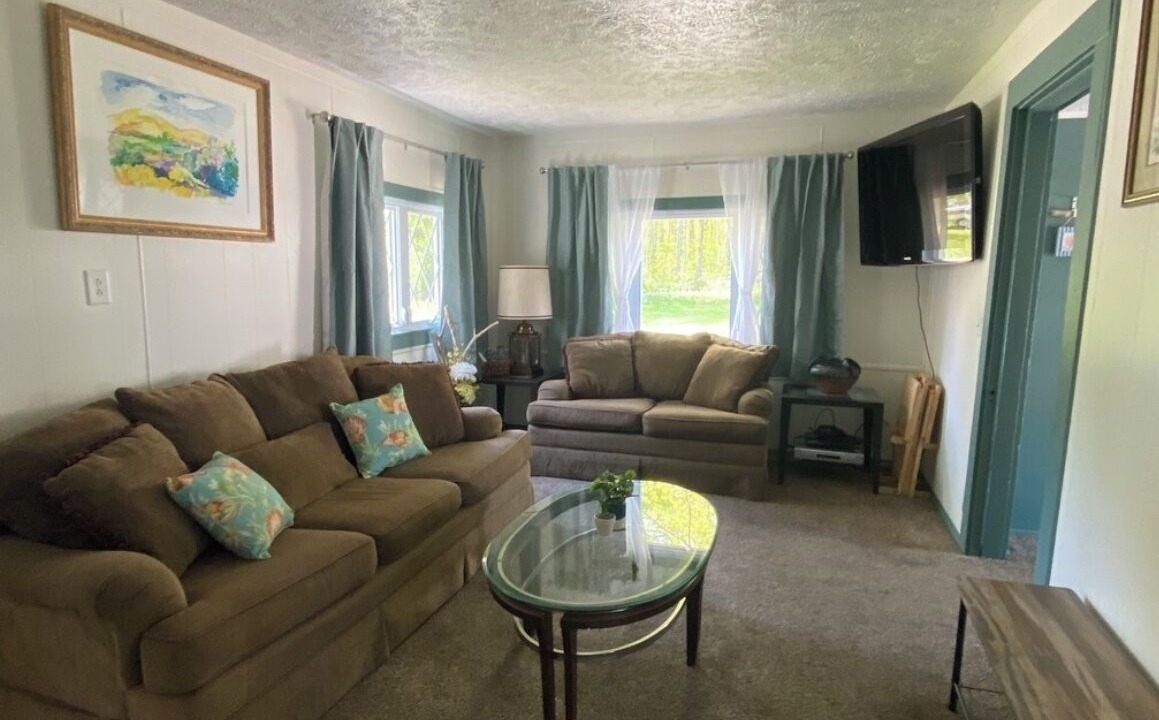 Photo of Livingroom in Geneva-on-the-Lake