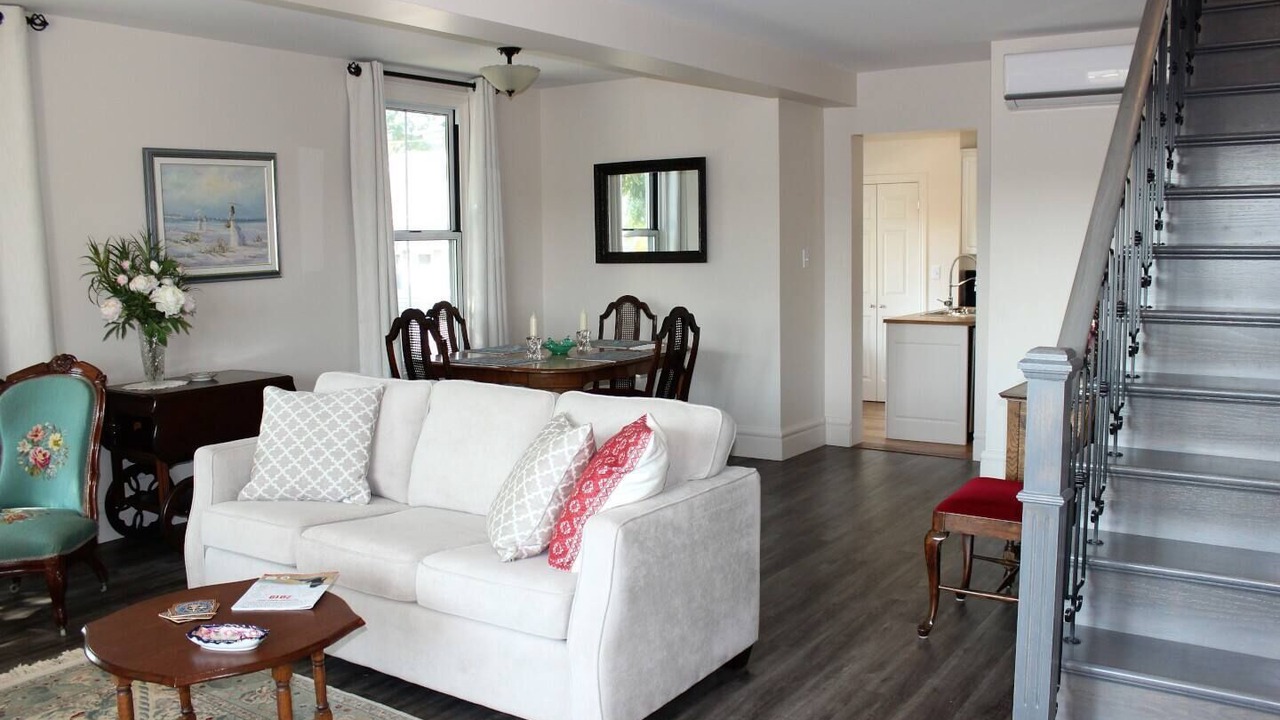 Photo of Livingroom in Prince Edward