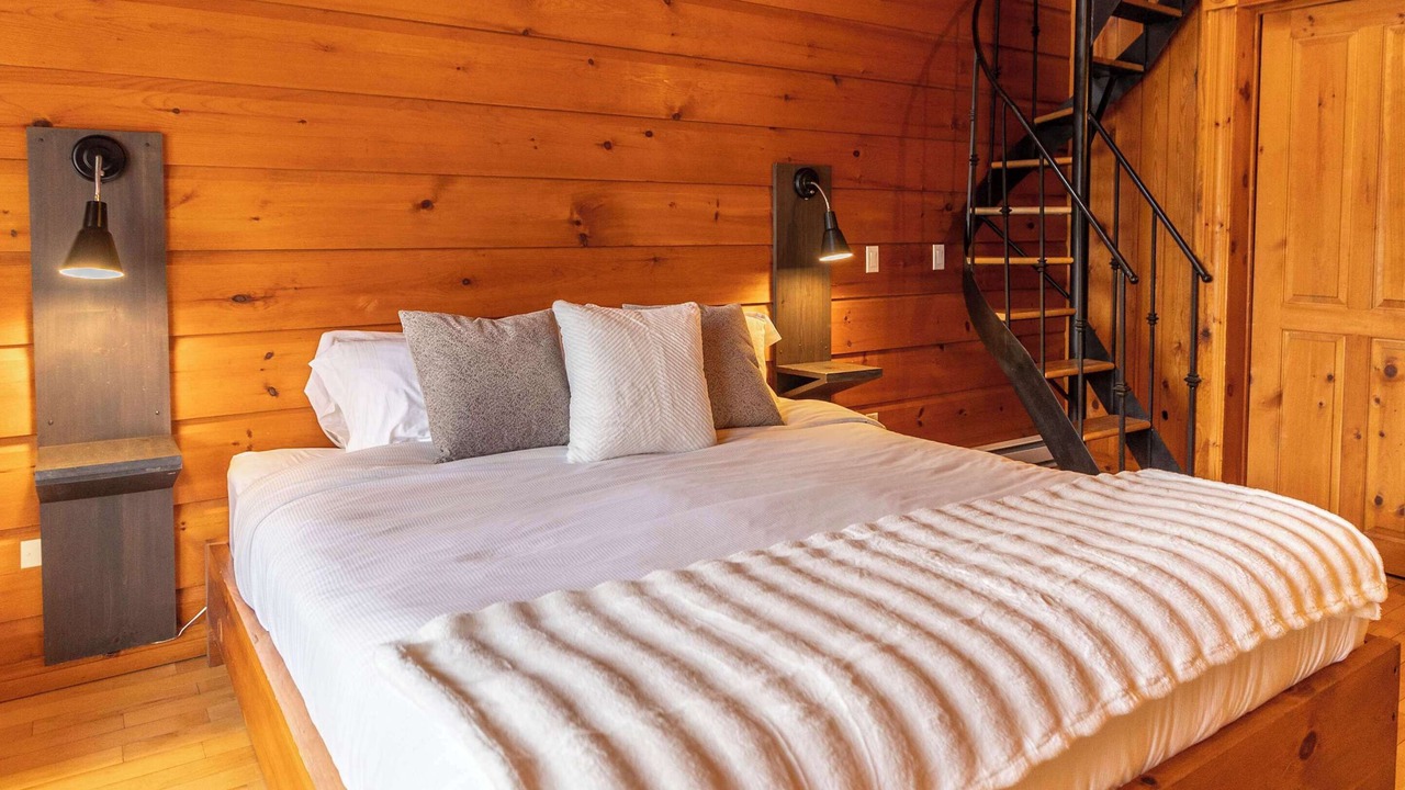 Photo of Bedroom in St-Adolphe-d'Howard
