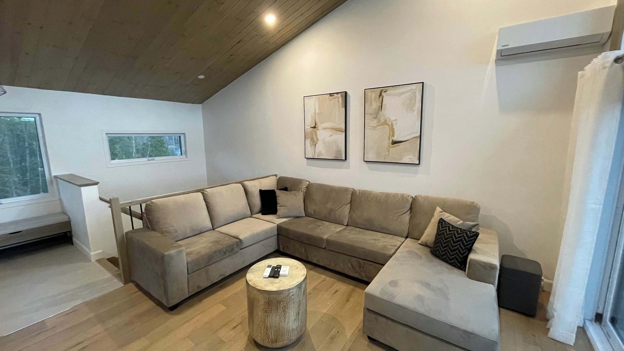 Photo of Livingroom in Adstock