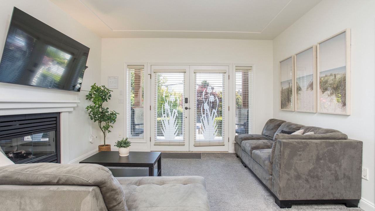 Photo of Livingroom in Surrey