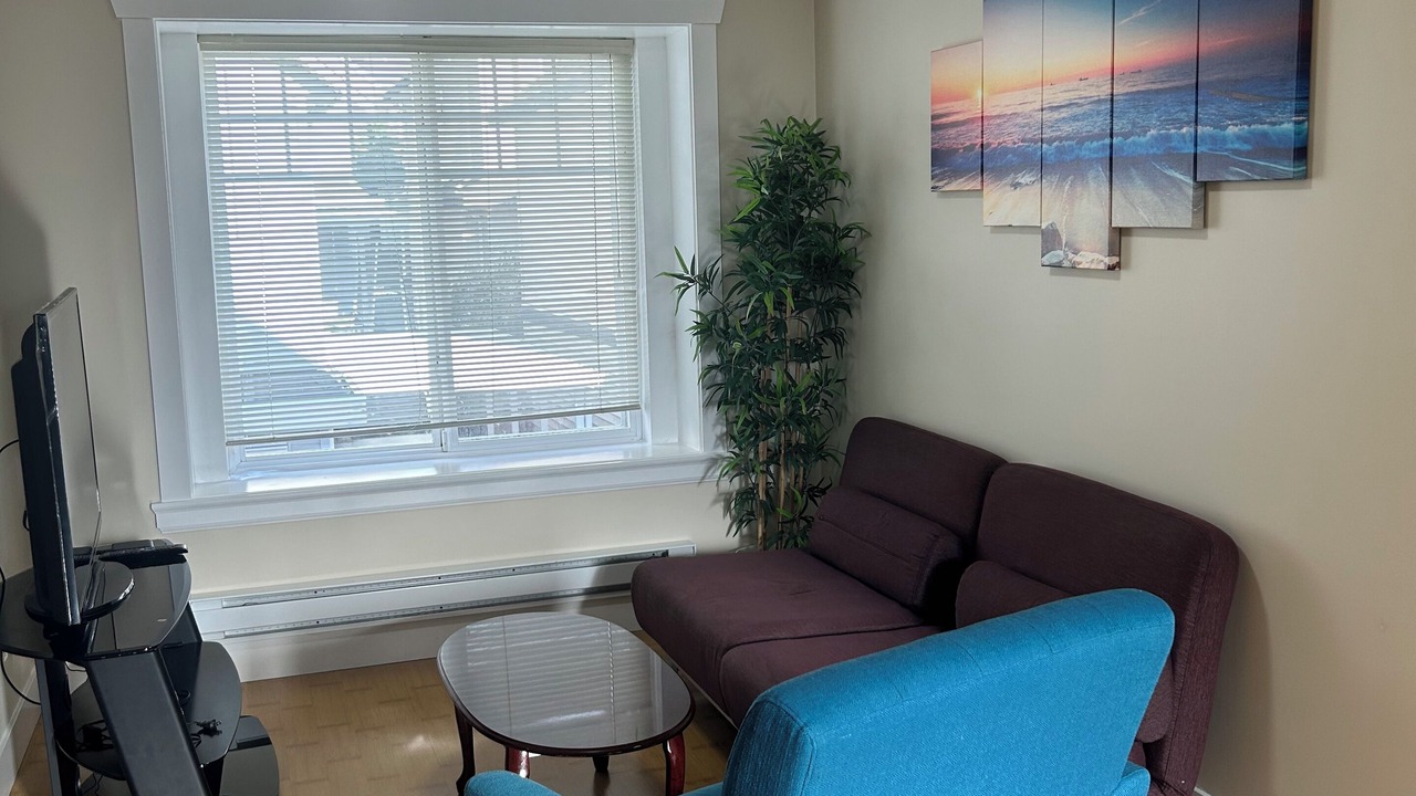 Photo of Livingroom in East Clayton
