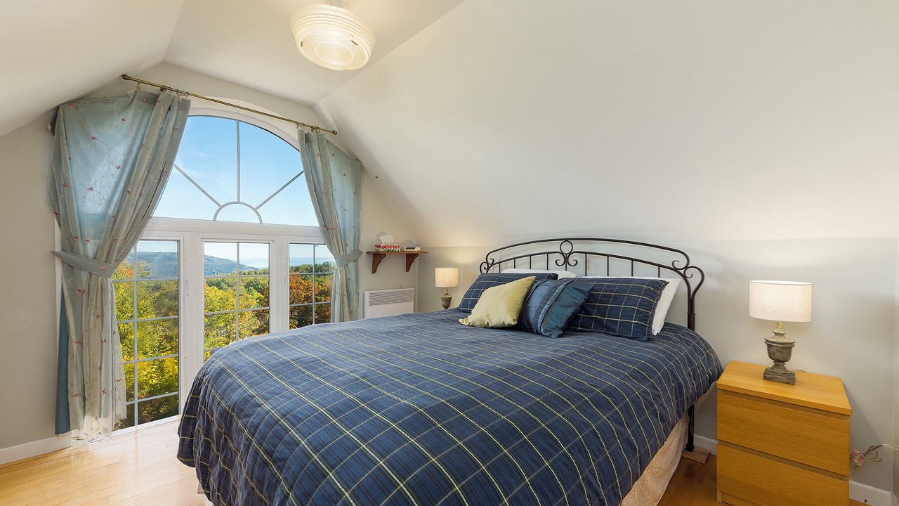 Photo of Bedroom in Baie-St-Paul