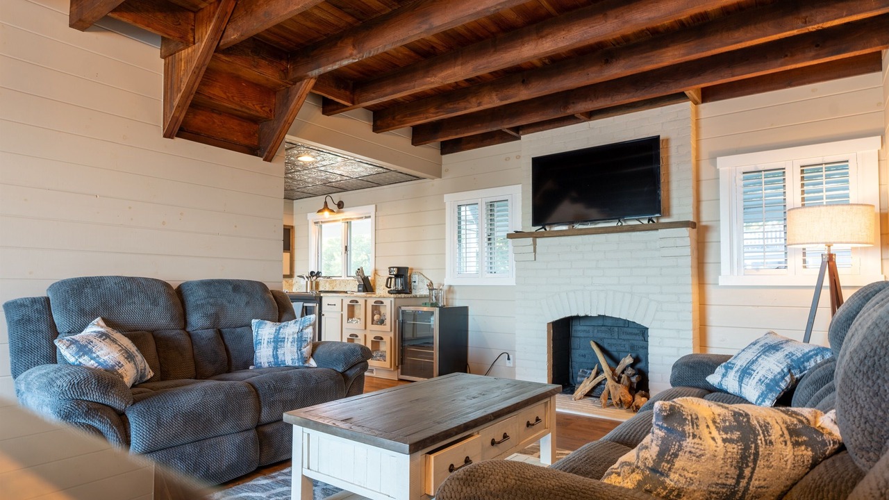 Photo of Livingroom in Huron