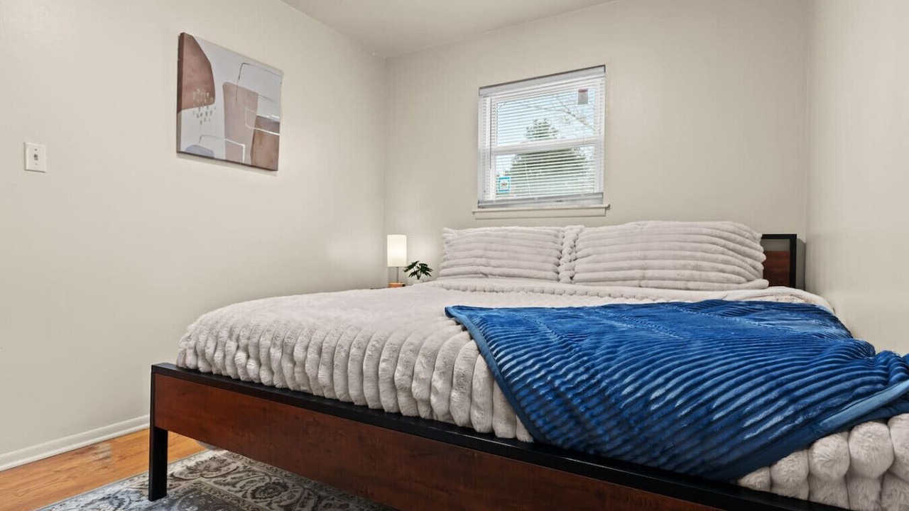 Photo of Bedroom in Lincoln Park