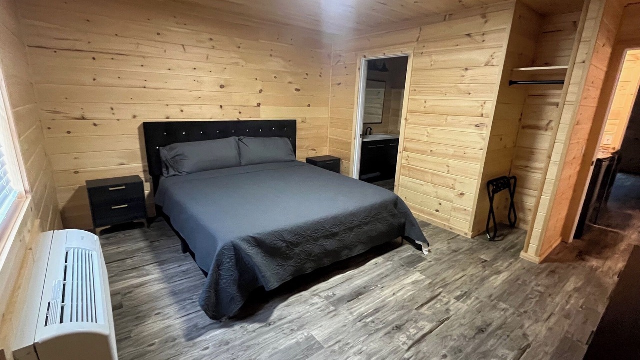 Photo of Bedroom in Kelleys Island