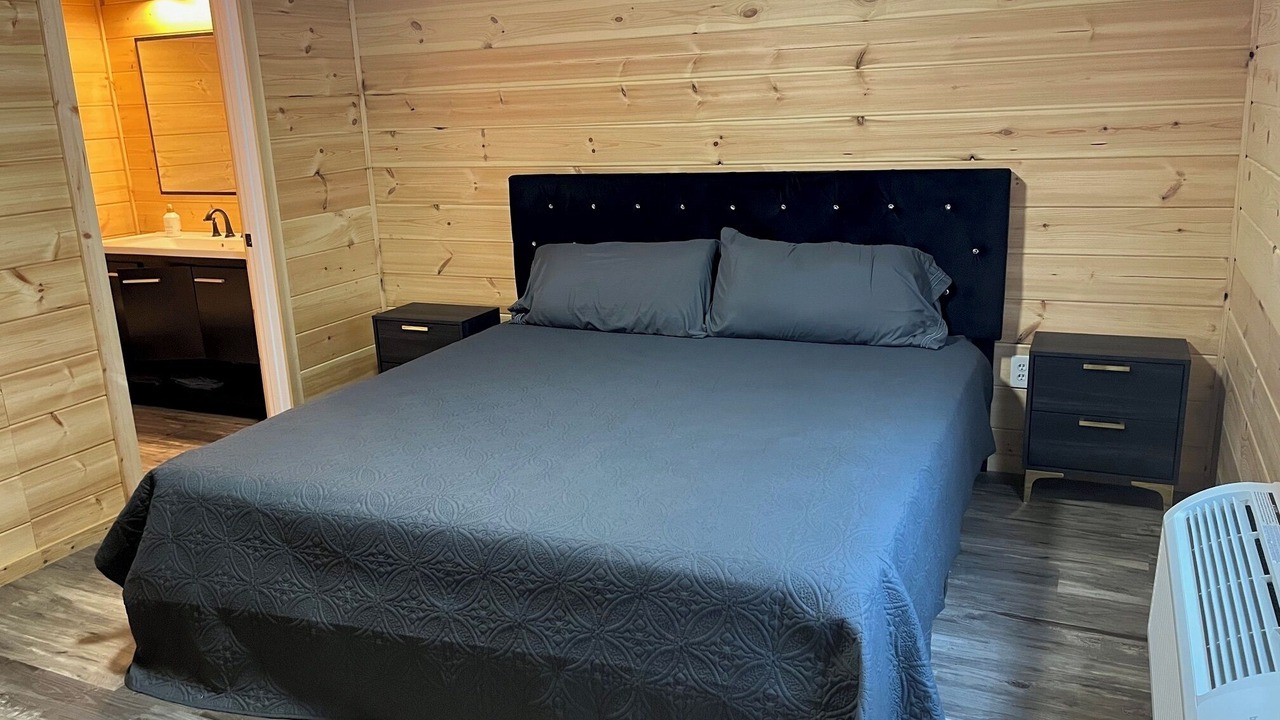 Photo of Bedroom in Kelleys Island