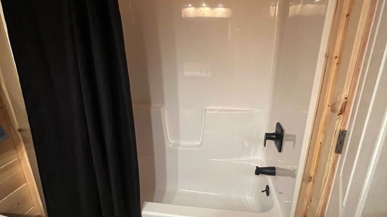 Photo of Bathroom in Kelleys Island
