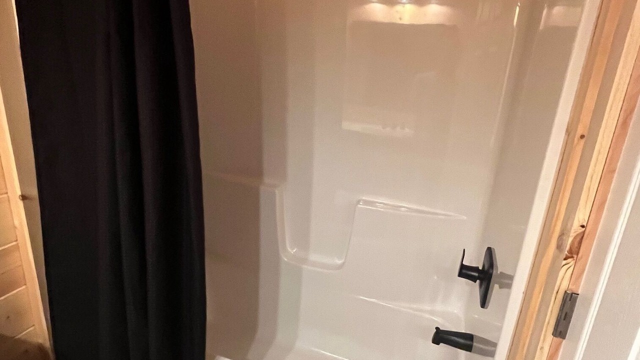 Photo of Bathroom in Kelleys Island