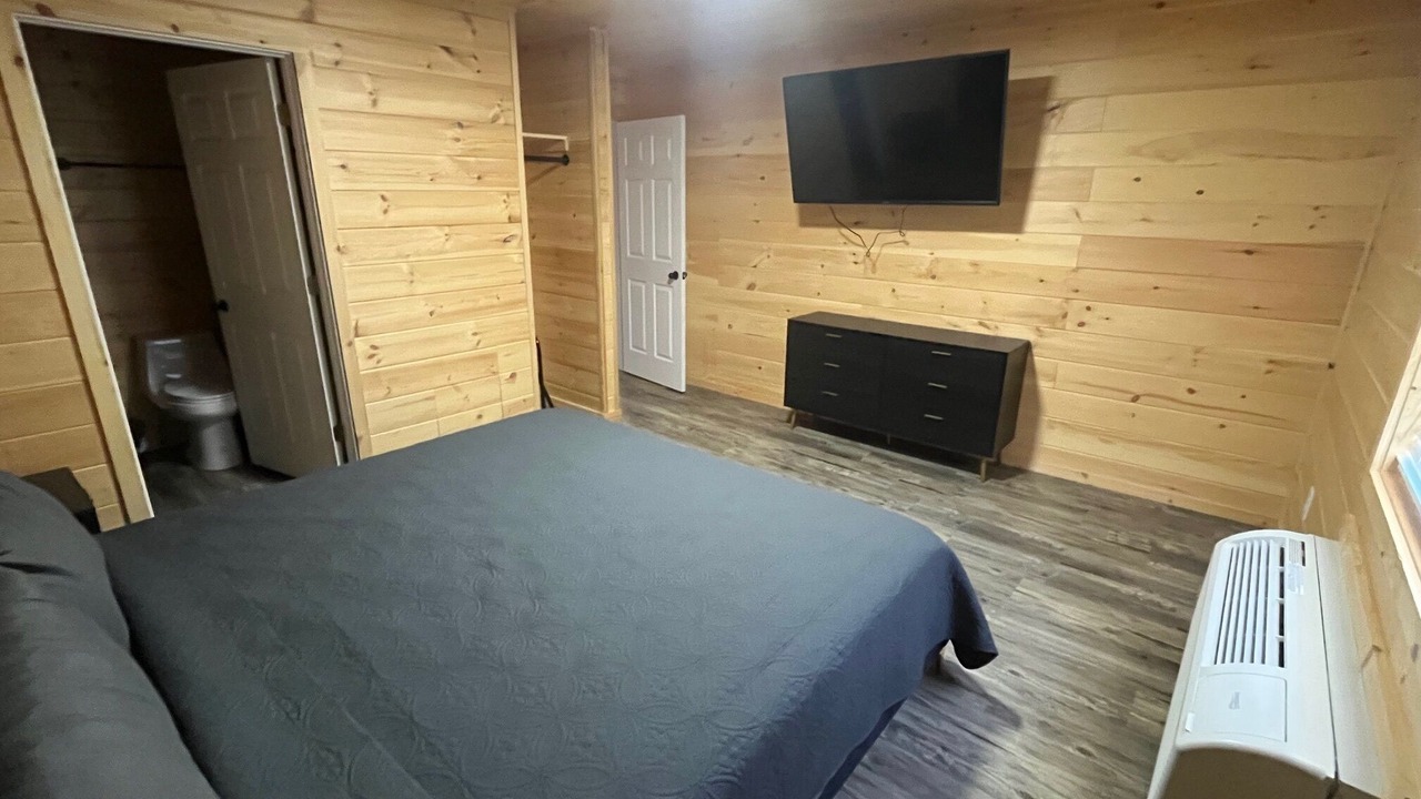Photo of Bedroom in Kelleys Island