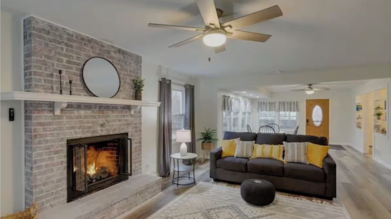 Photo of Livingroom in Huron