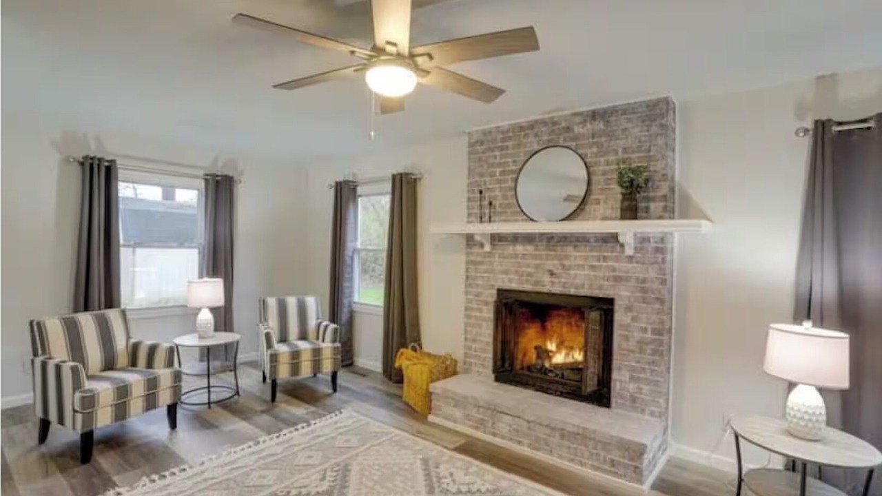 Photo of Livingroom in Huron