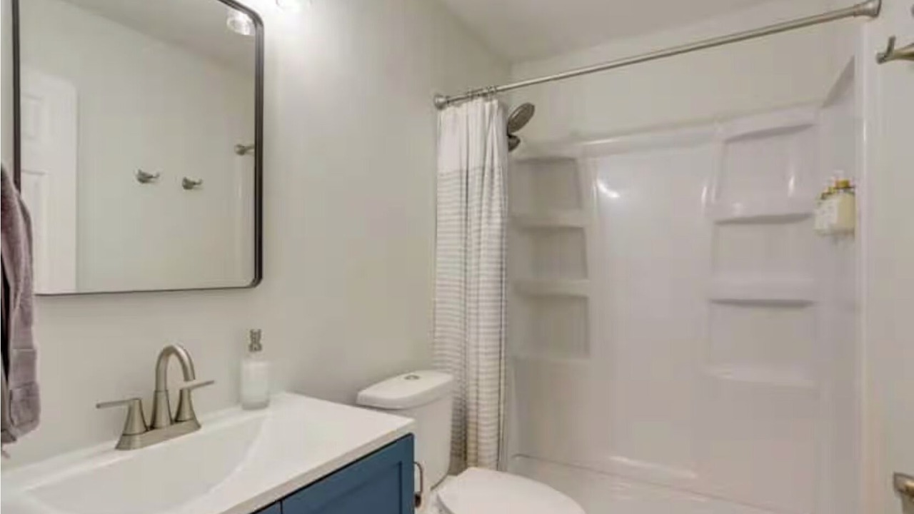 Photo of Bathroom in Huron