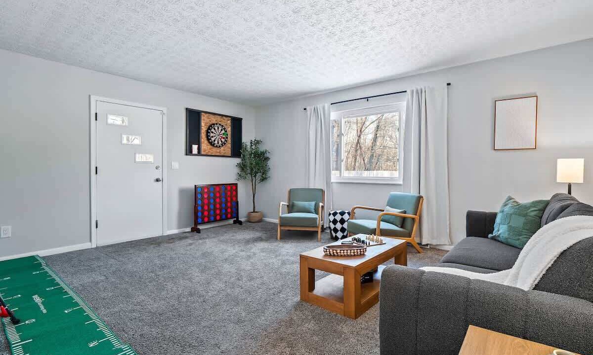 Photo of Bedroom in Northwest Akron