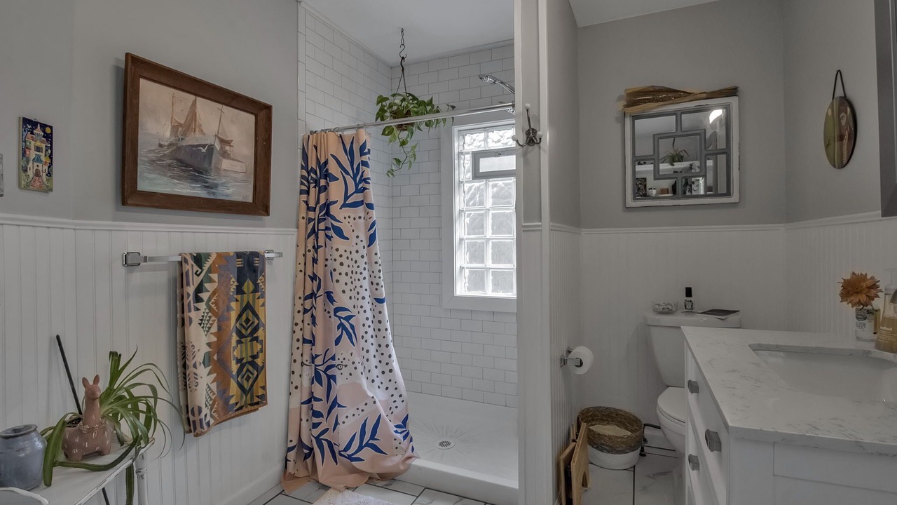 Photo of Bathroom in Black Rock