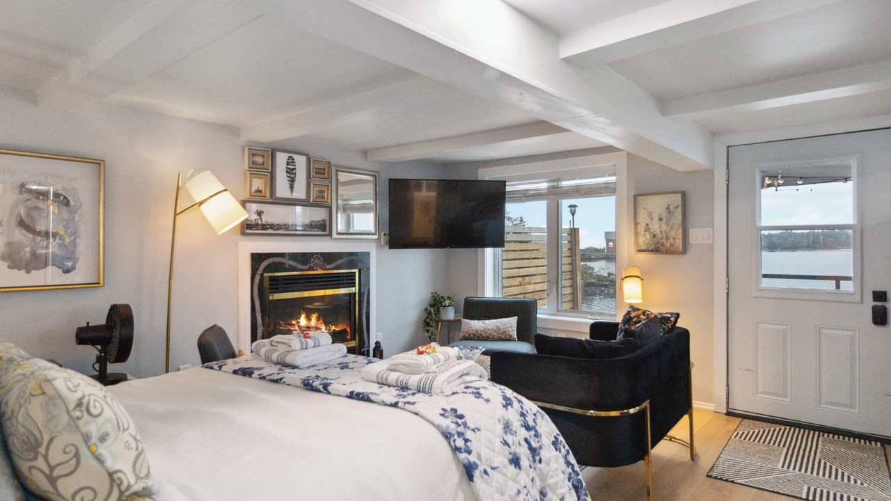 Photo of Bedroom in Lunenburg