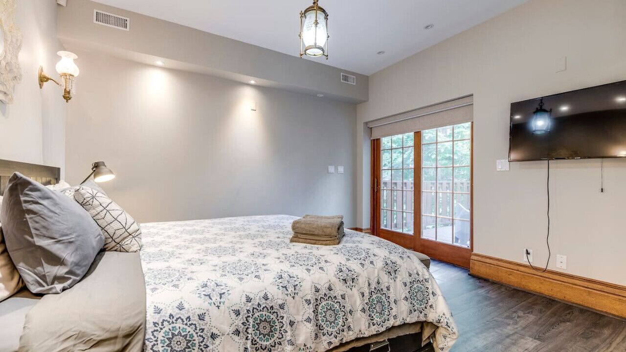 Photo of Bedroom in Yorkville