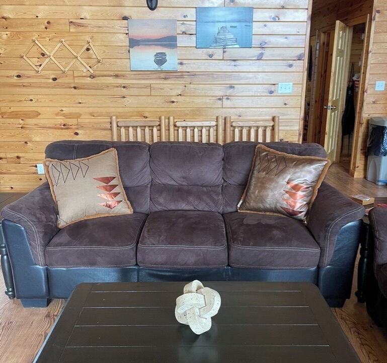 Photo of Livingroom in Falcon Lake